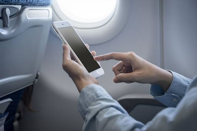 为什么在飞机上不能用手机