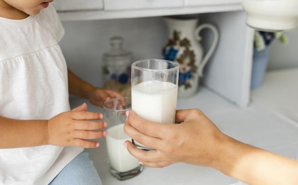 为什么不能空腹喝牛奶,不能空腹喝牛奶的原因是什么