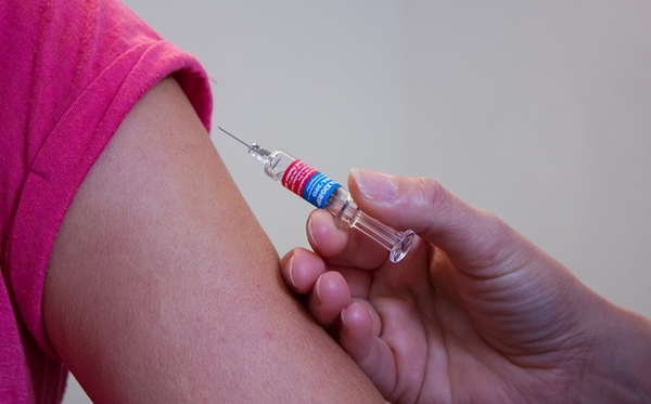 打完新冠疫苗仍被感染咋回事,为什么打了疫苗还会感染