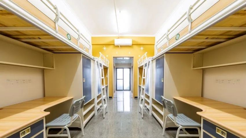 武汉工商学院宿舍条件怎么样,有空调和独立卫生间吗?(附宿舍图片)