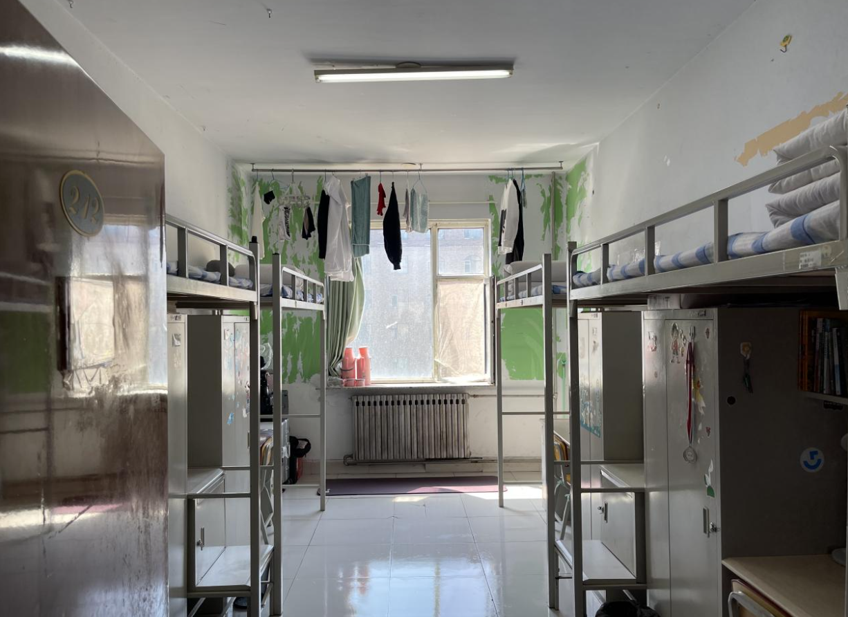 长春建筑学院宿舍条件怎么样,有空调和独立卫生间吗?(附宿舍图片)