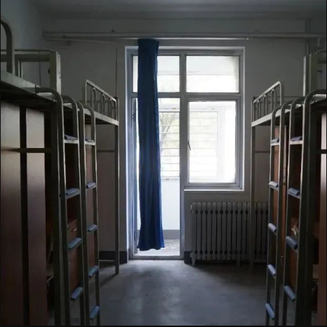 天津财经大学宿舍条件怎么样,有空调和独立卫生间吗?(附宿舍图片)