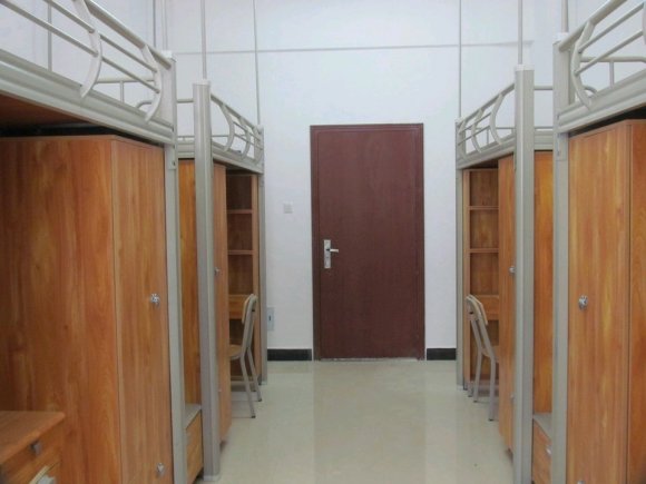 六盘水师范学院宿舍条件怎么样,有空调和独立卫生间吗？（附宿舍图片）