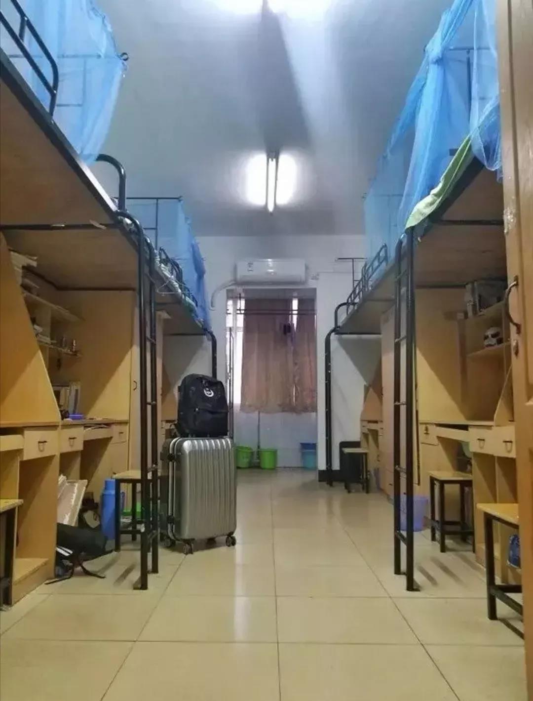 南京林业大学宿舍条件怎么样,有空调和独立卫生间吗?(附宿舍图片)