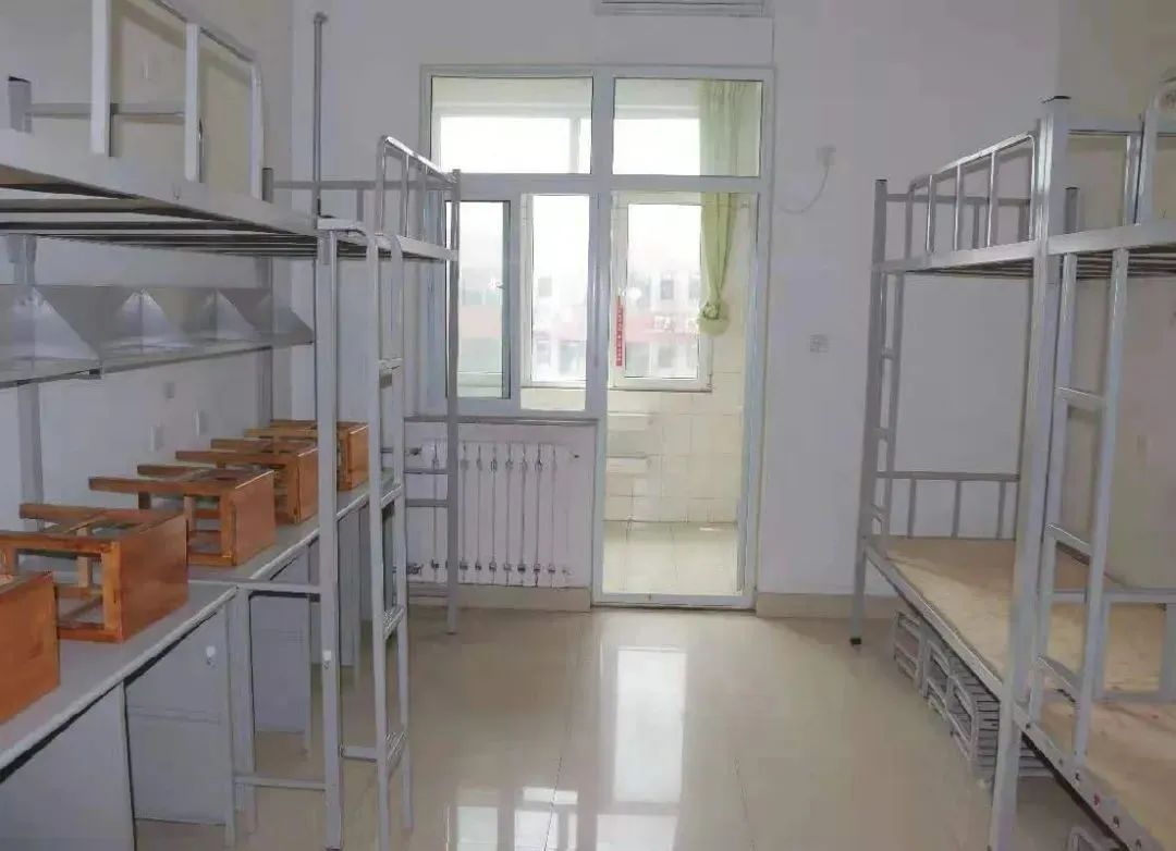 山东建筑大学宿舍条件怎么样,有空调和独立卫生间吗?(附宿舍图片)