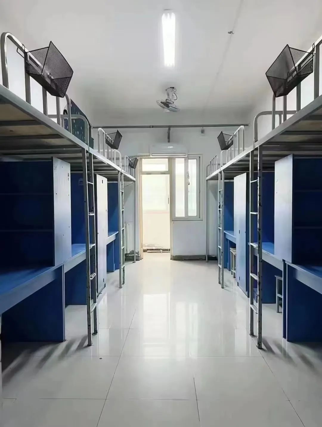 黄河科技学院宿舍条件怎么样,有空调和独立卫生间吗?(附宿舍图片)