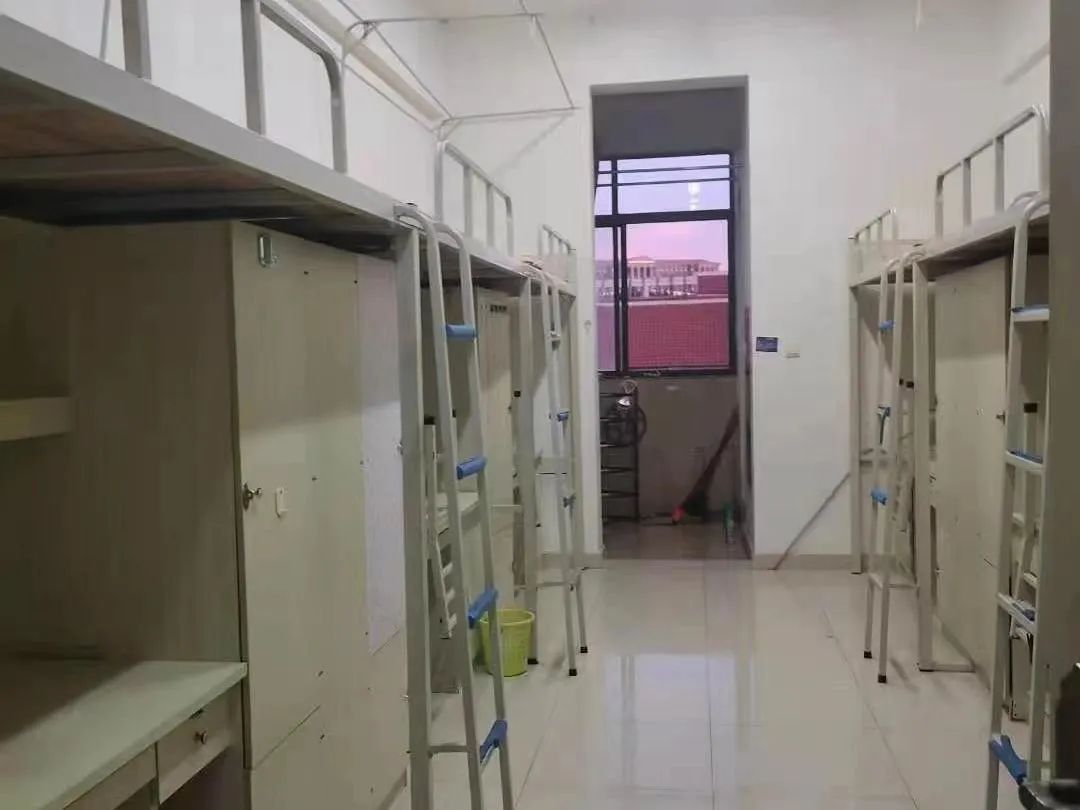 云南民族大学宿舍条件怎么样,有空调和独立卫生间吗?(附宿舍图片)