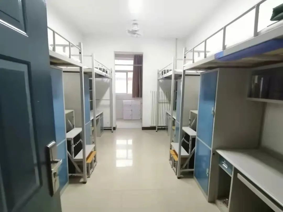 河南警察学院宿舍条件怎么样,有空调和独立卫生间吗?(附宿舍图片)