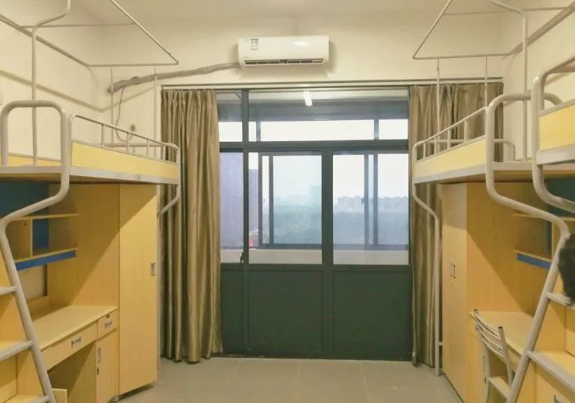 河海大学宿舍条件怎么样,有空调和独立卫生间吗?(附宿舍图片)
