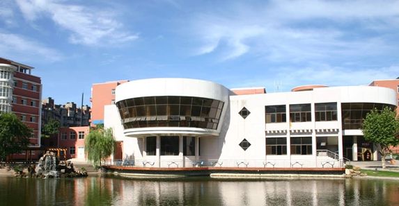 南京师范大学附属中学简介概况（建校历史、地址、师资、校训、环境）