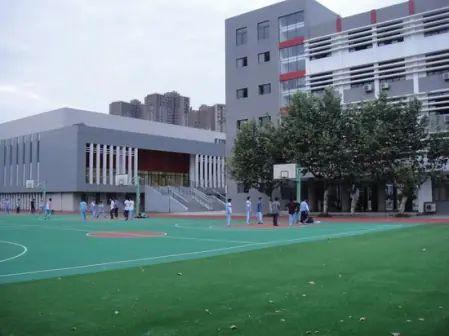 南京第十二中学简介概况（建校历史、地址、师资、校训、环境）