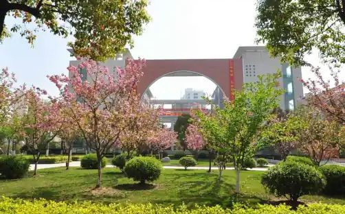 南京市江宁高级中学简介概况（建校历史、地址、师资、校训、环境）