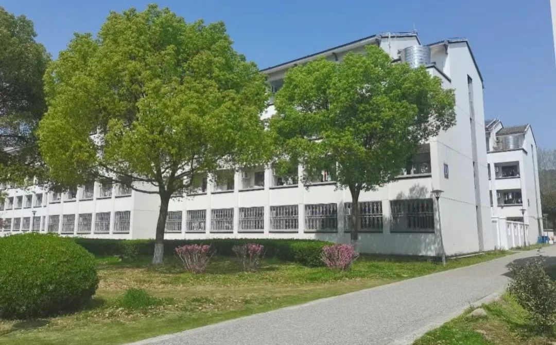 江苏省木渎高级中学是公立还是私立,是重点中学吗？