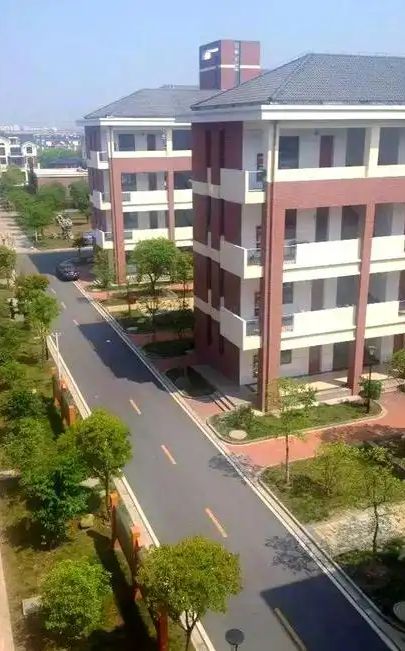 梅李高级中学简介概况（建校历史、地址、师资、校训、环境）