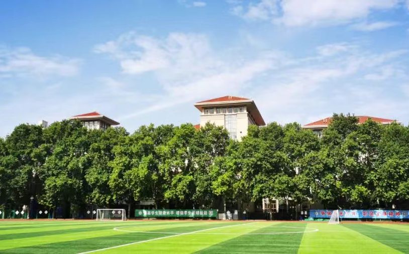 郑州市第二中学在郑州的排名第几,南外属于什么档次？