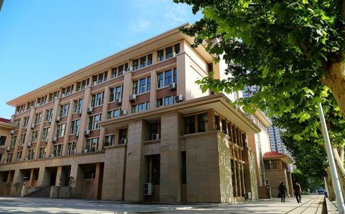郑州市第二高级中学简介概况（建校历史、地址、师资、校训、环境）