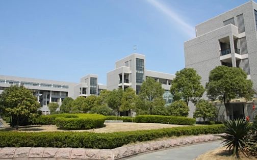 杭州第四中学简介概况（建校历史、地址、师资、校训、环境）