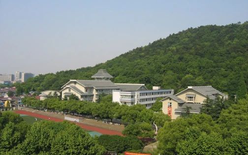 浙江大学附属中学在杭州的排名第几,属于什么档次？