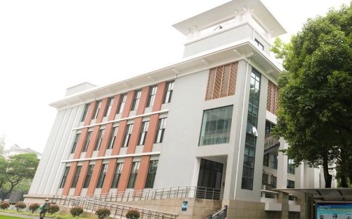 杭州学军中学简介概况（建校历史、地址、师资、校训、环境）