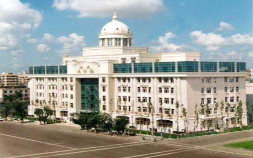 哈尔滨师范大学附属中学在哈尔滨的排名第几,属于什么档次？