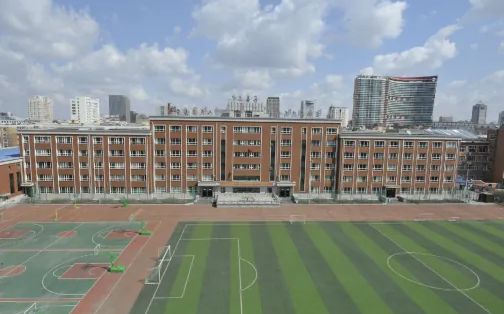 长春市第二中学简介概况（建校历史、地址、师资、校训、环境）