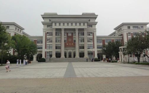 南开中学简介概况（建校历史、地址、师资、校训、环境）