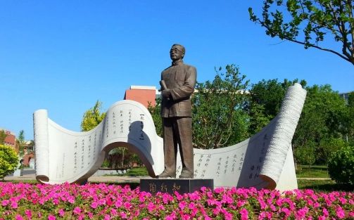 天津市武清区杨村第一中学是公立还是私立,是重点中学吗？