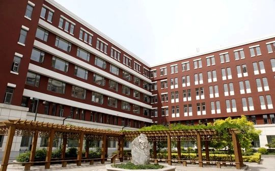 天津市第五十五中学是公立还是私立,是重点中学吗？