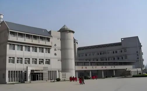 南开大学附属中学简介概况（建校历史、地址、师资、校训、环境）