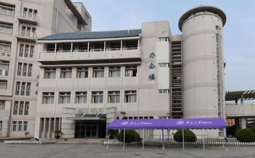 南开大学附属中学简介概况（建校历史、地址、师资、校训、环境）
