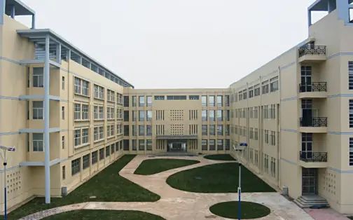 大港第一中学简介概况（建校历史、地址、师资、校训、环境）