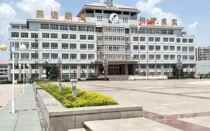 天津市静海区第一中学是公立还是私立,是重点中学吗？