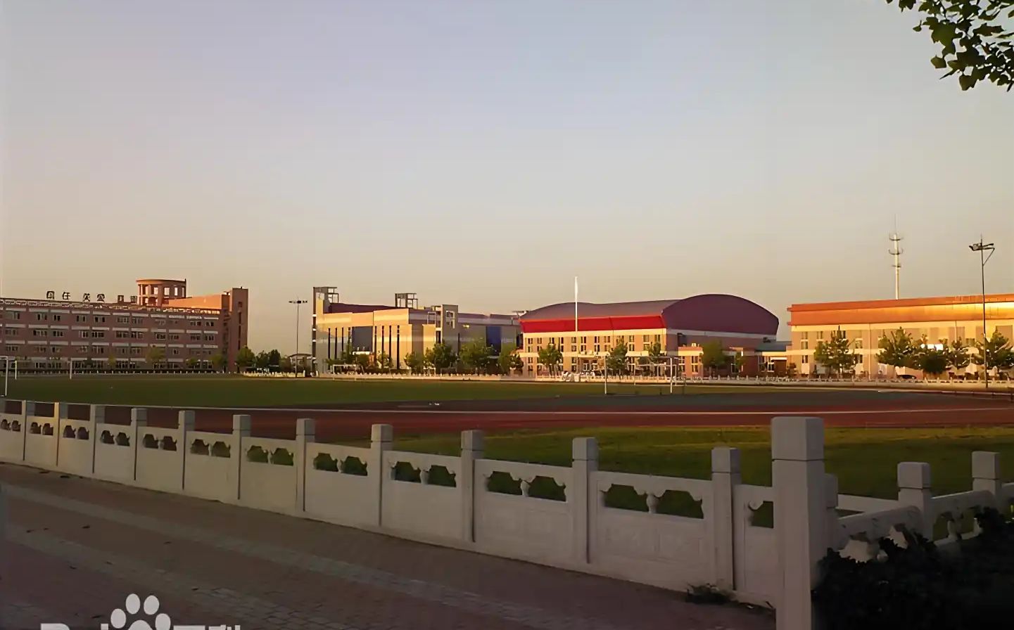 天津市第一百中学是公立还是私立,是重点中学吗？
