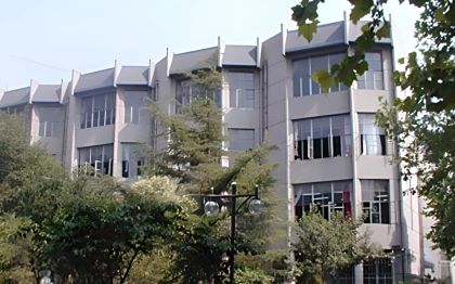 河北师范大学附属中学是公立还是私立,是重点中学吗？