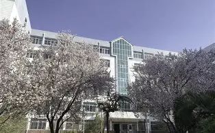 山东省济南第九中学是公立还是私立,是重点中学吗？