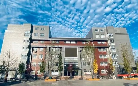 济南高新区实验中学是公立还是私立,是重点中学吗?