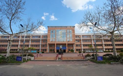 济南市章丘区第四中学简介概况（建校历史、地址、师资、校训、环境）