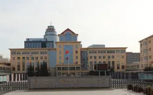 青岛西海岸新区第一高级中学简介概况(建校历史、地址、师资、校训、环境)