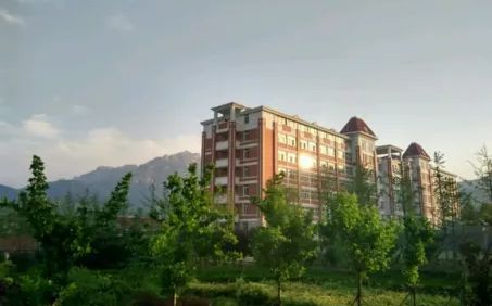 青岛西海岸新区致远中学在青岛的排名第几,属于什么档次？