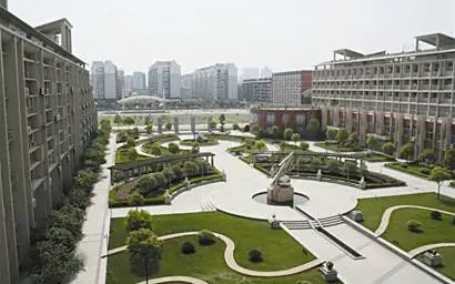 武汉市第一中学简介概况（建校历史、地址、师资、校训、环境）
