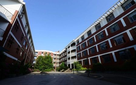 华中师范大学第一附属中学简介概况（建校历史、地址、师资、校训、环境）