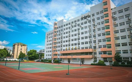 武汉中学简介概况（建校历史、地址、师资、校训、环境）