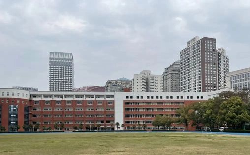 湖北省水果湖高级中学校区在哪_在什么区？