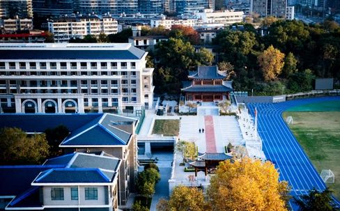 湖北省武昌实验中学是公立还是私立,是重点中学吗？