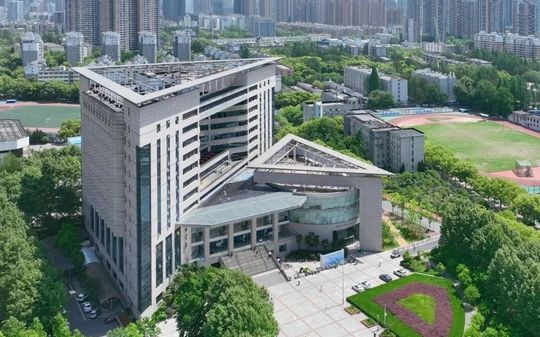 湖北大学附属中学简介概况（建校历史、地址、师资、校训、环境）