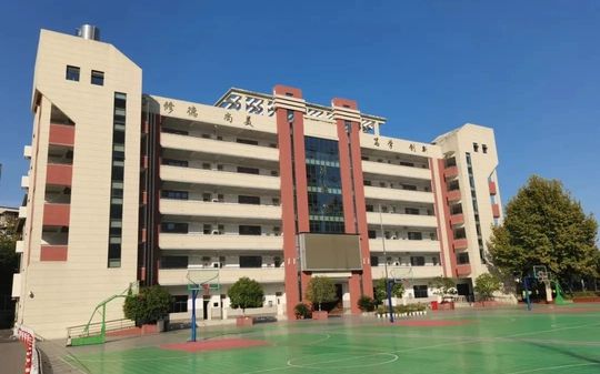 武汉市马房山中学校区在哪_在什么区？