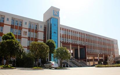 湖南师范大学附属中学在长沙的排名第几,属于什么档次？