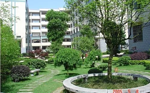 长沙市长郡中学在长沙的排名第几,属于什么档次？