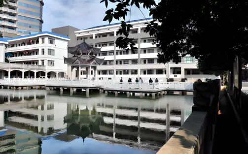 长沙市明德华兴中学在长沙的排名第几,属于什么档次?