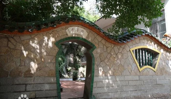 福建省厦门双十中学是公立还是私立,是重点中学吗?